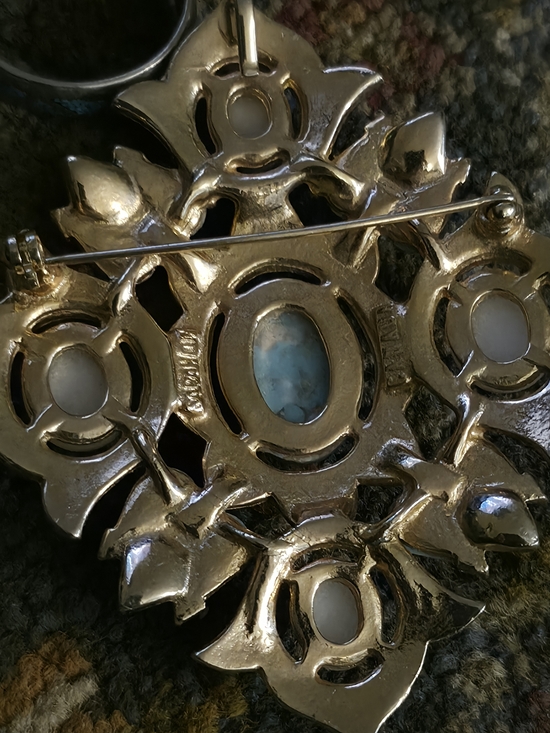 Vintage Turquoise, Pearl & Gold, Silver Jewelry And  Brooch Set - Picture 6 of 9